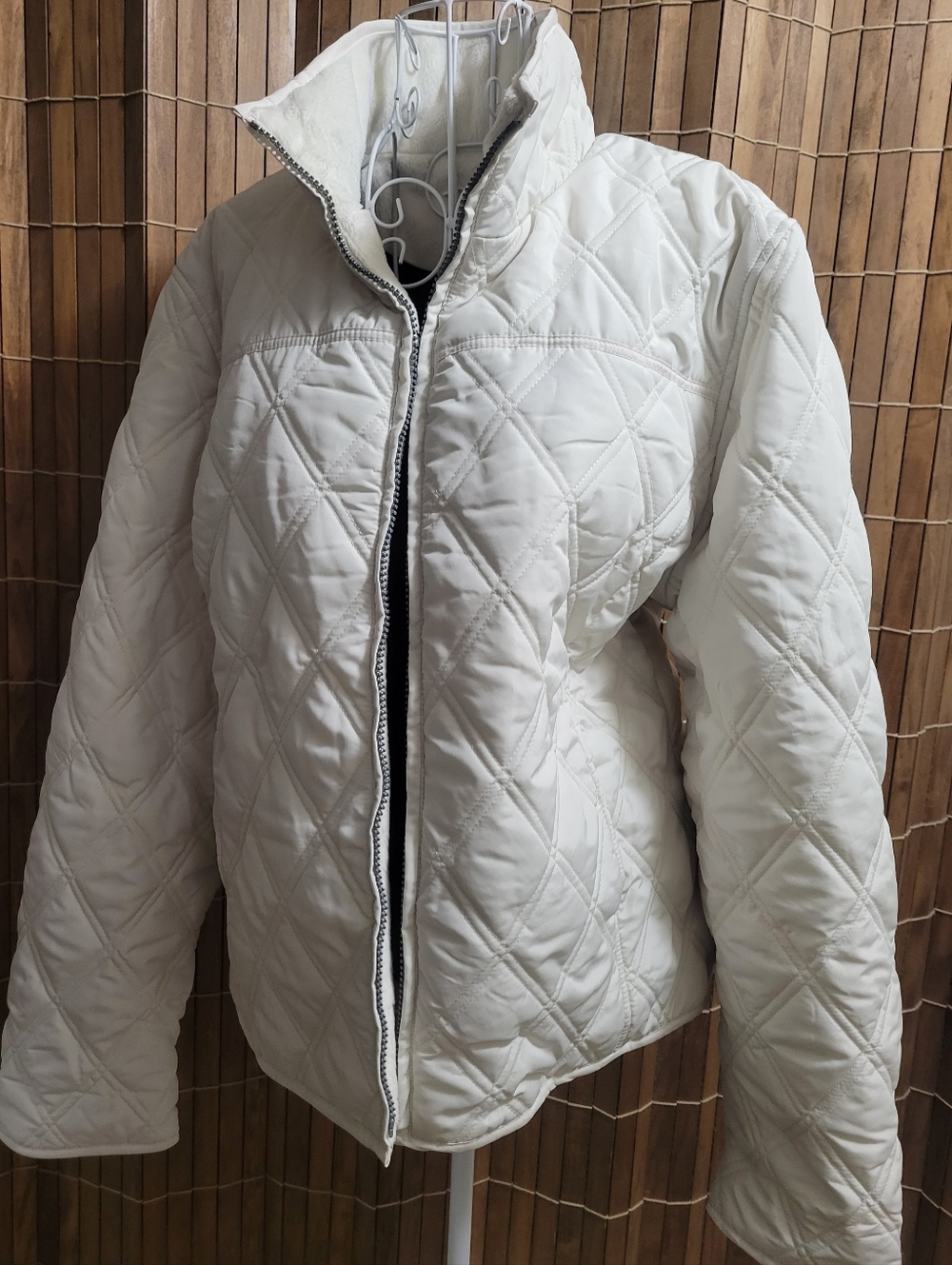 Womans Jacket - Picture 4 of 15